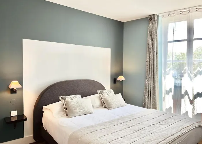 オテル デ バｰス ピレネー バイヨンヌ