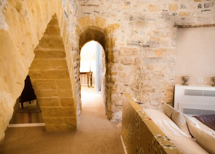 ホテル オテル デ バｰス ピレネー